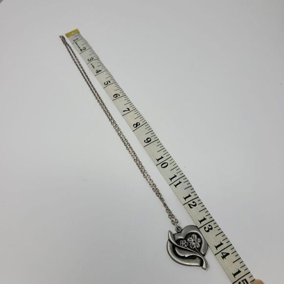 Vintage Signed R. Tennesmed Sweden Pewter Necklace Carved Heart Flower Pendant - Picture 4 of 14